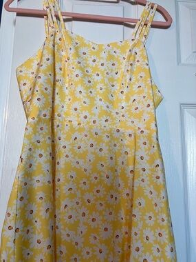 Shein Daisy Yellow Midi Dress L